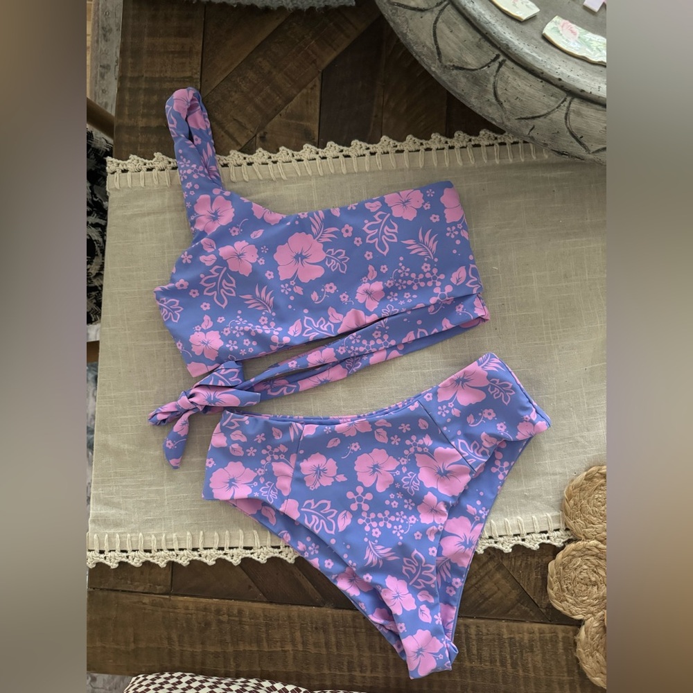 Bikini Set - image 1